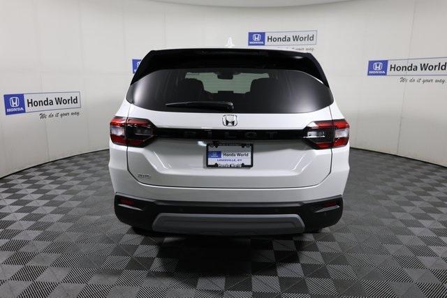 new 2025 Honda Pilot car, priced at $47,550