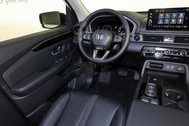 new 2025 Honda Pilot car, priced at $47,550