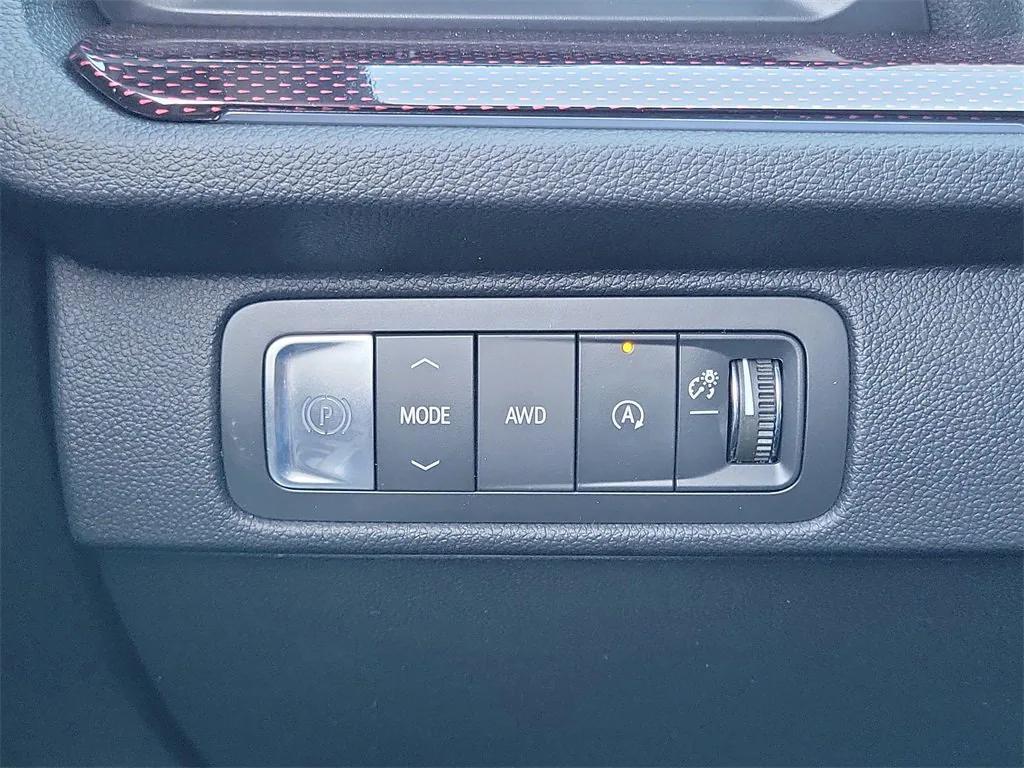 new 2026 Chevrolet Traverse car, priced at $59,299