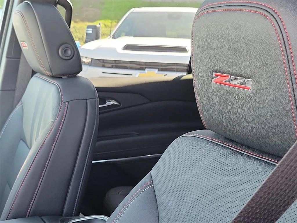 new 2026 Chevrolet Traverse car, priced at $59,299