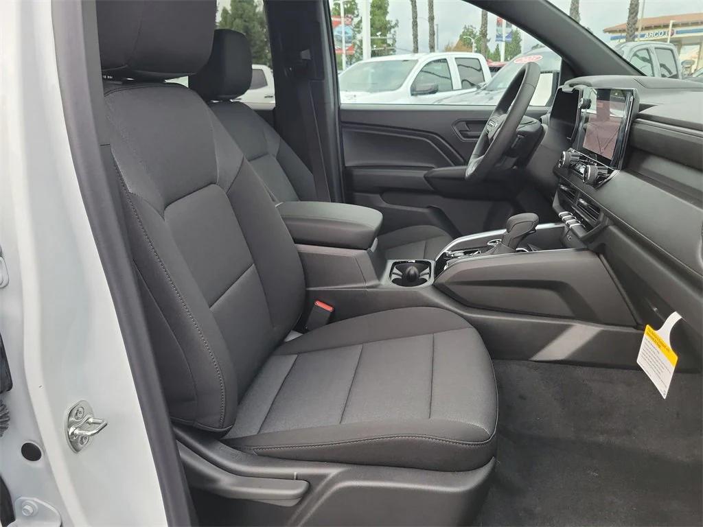 new 2026 Chevrolet Colorado car, priced at $43,245