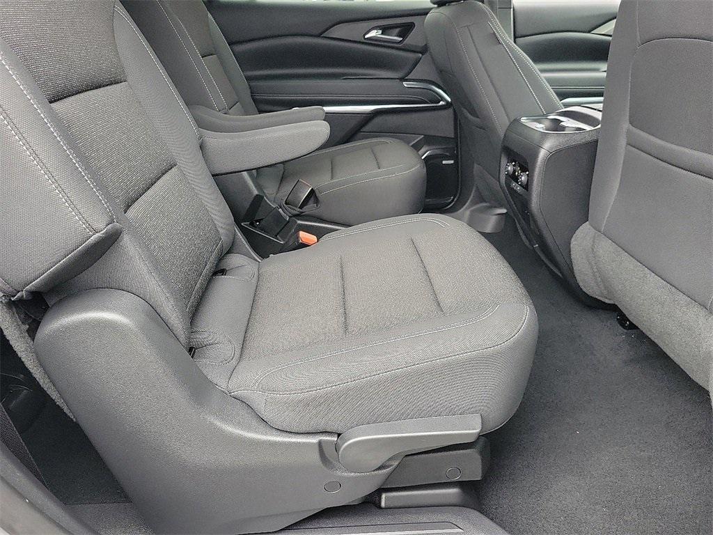 used 2025 Chevrolet Traverse car, priced at $39,995