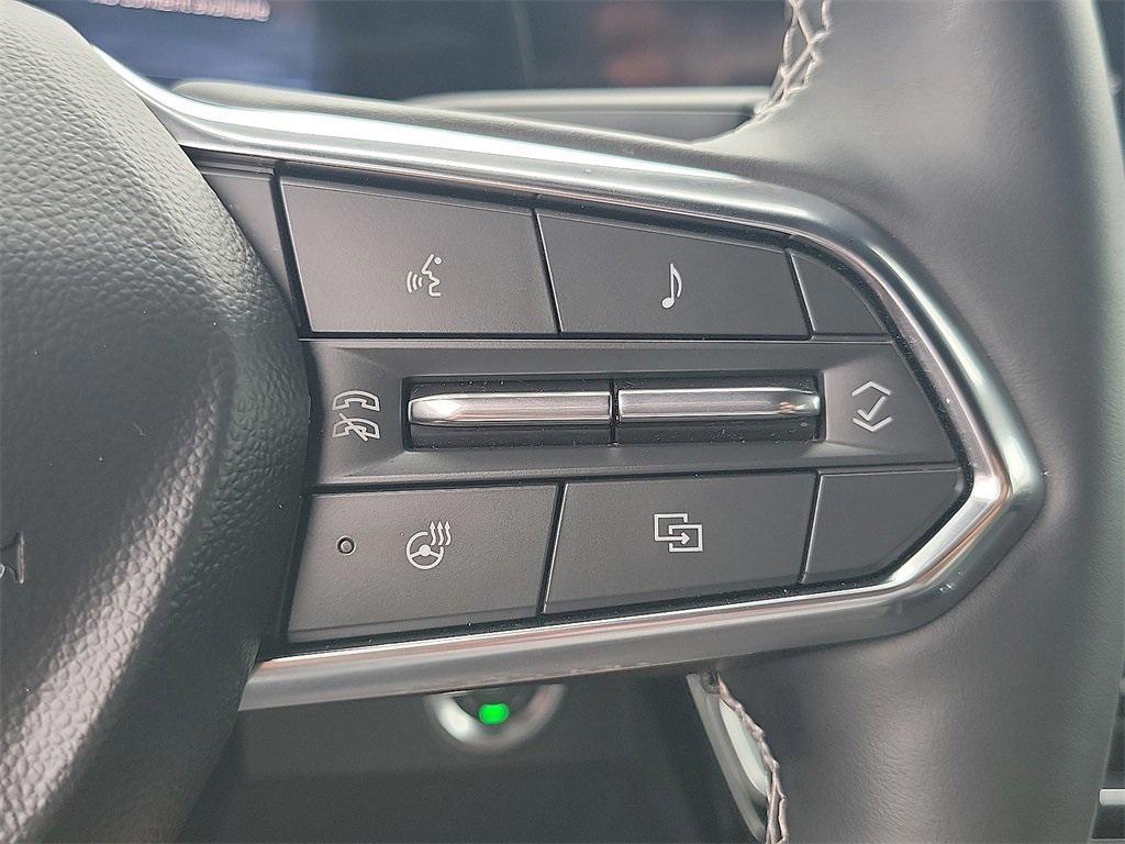 used 2025 Chevrolet Traverse car, priced at $39,995