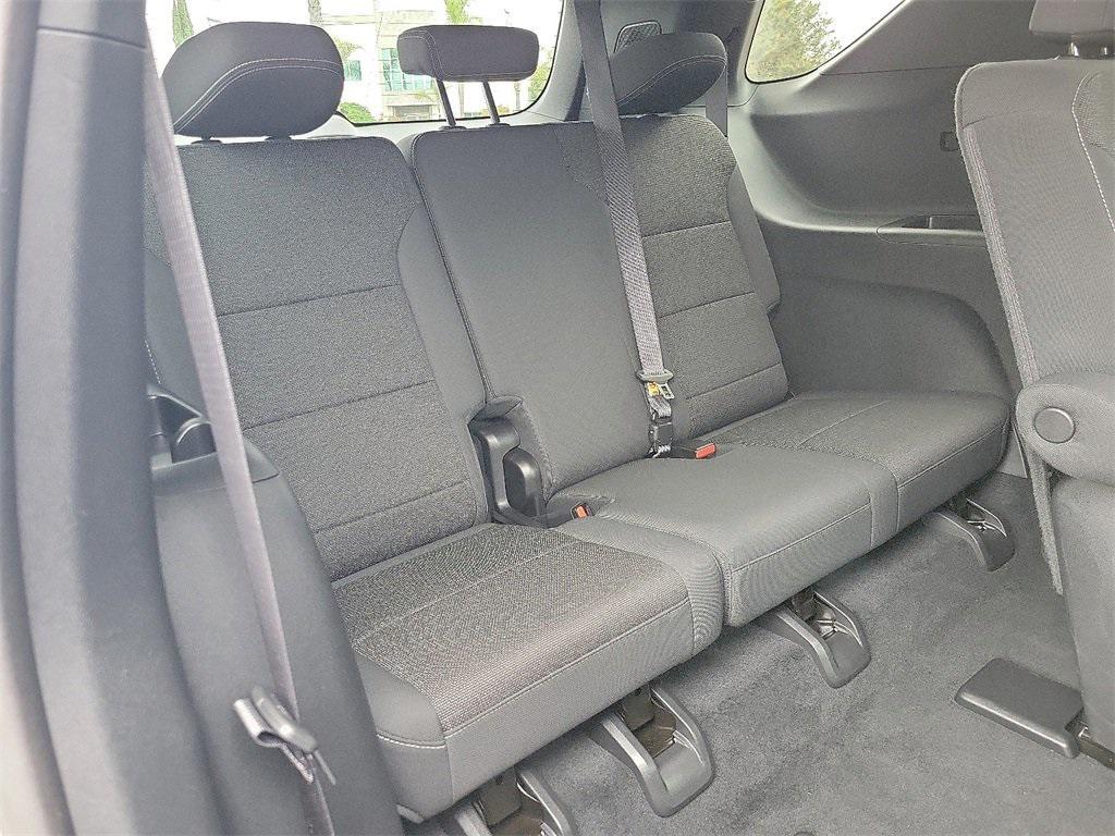 used 2025 Chevrolet Traverse car, priced at $39,995