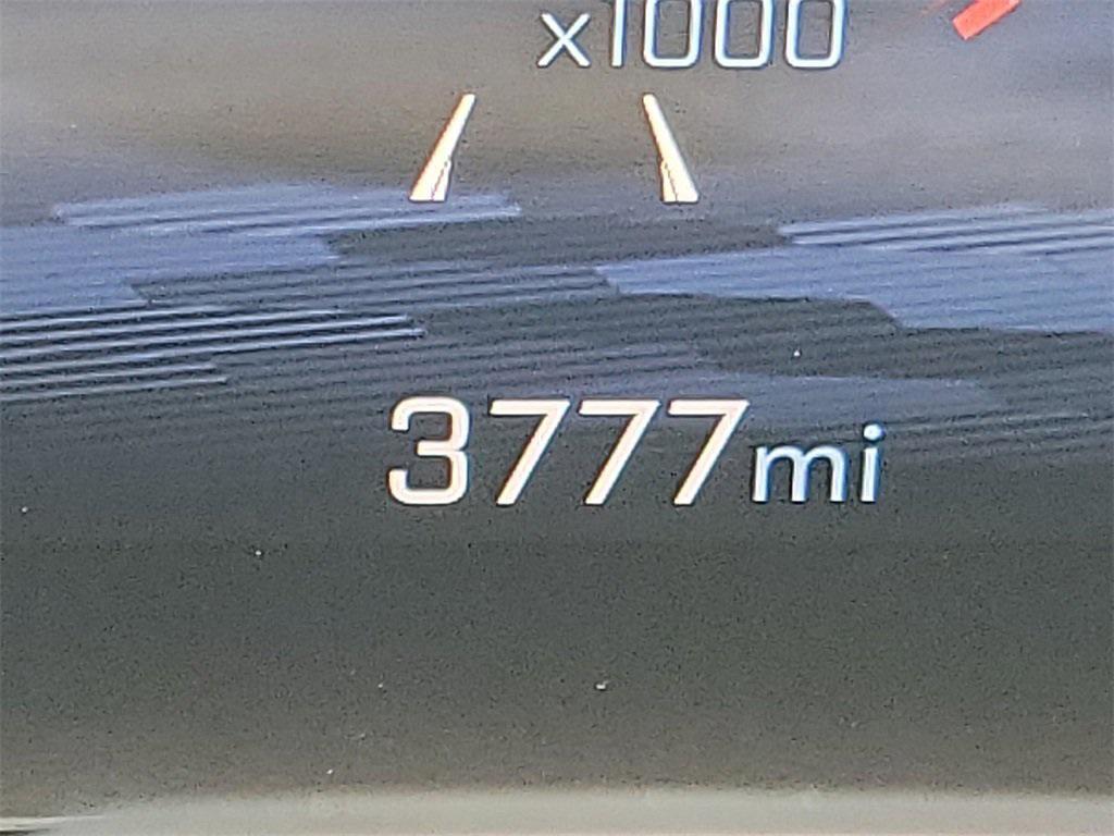 used 2025 Chevrolet Traverse car, priced at $39,995