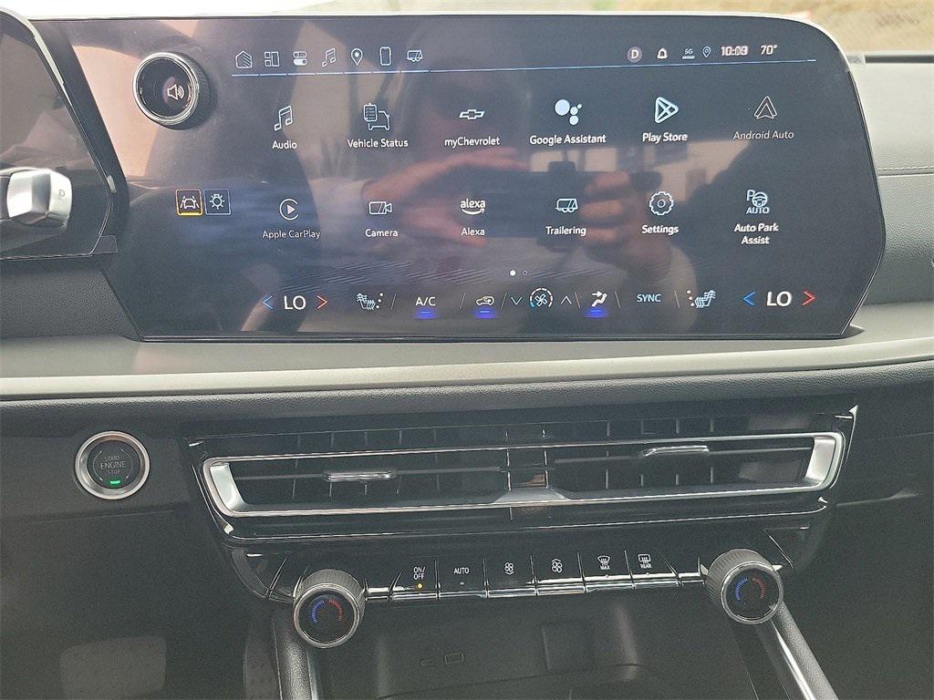 used 2025 Chevrolet Traverse car, priced at $39,995