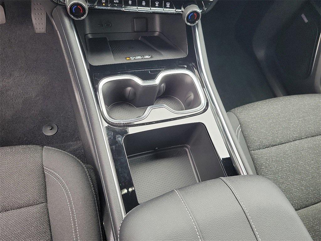 used 2025 Chevrolet Traverse car, priced at $39,995