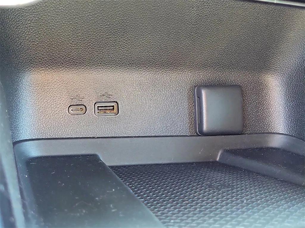 new 2026 Chevrolet Traverse car, priced at $59,290