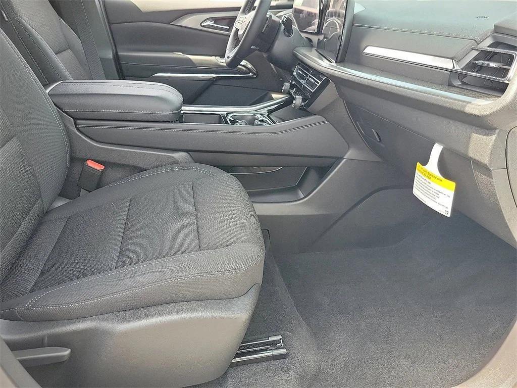 new 2026 Chevrolet Traverse car, priced at $45,320