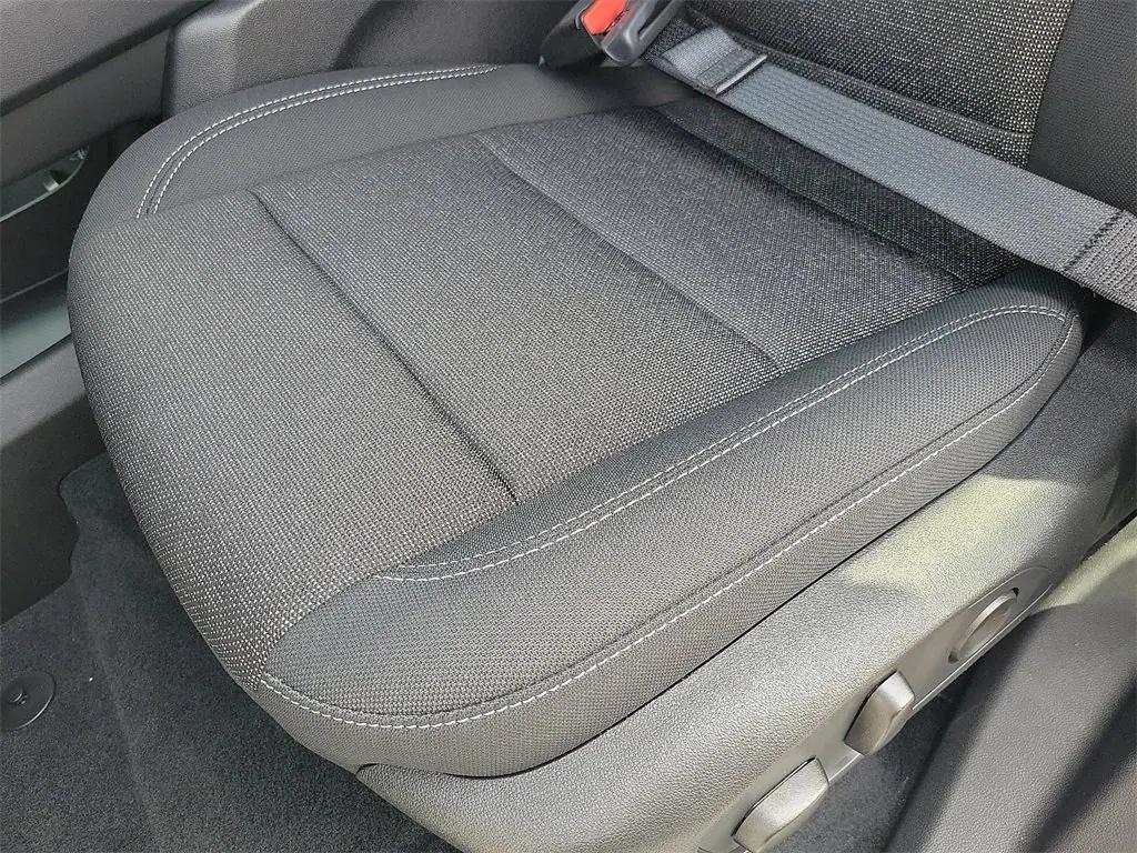 new 2026 Chevrolet Traverse car, priced at $45,320