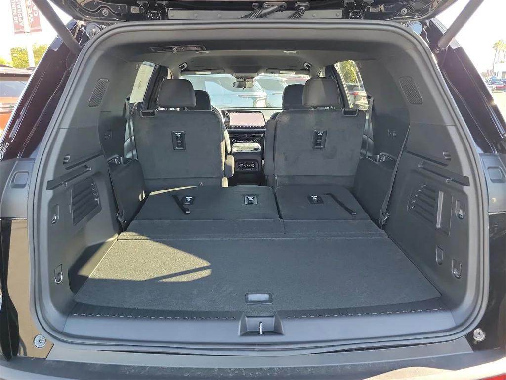 new 2026 Chevrolet Traverse car, priced at $42,820