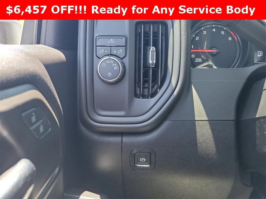 new 2024 Chevrolet Silverado 2500 car, priced at $39,999