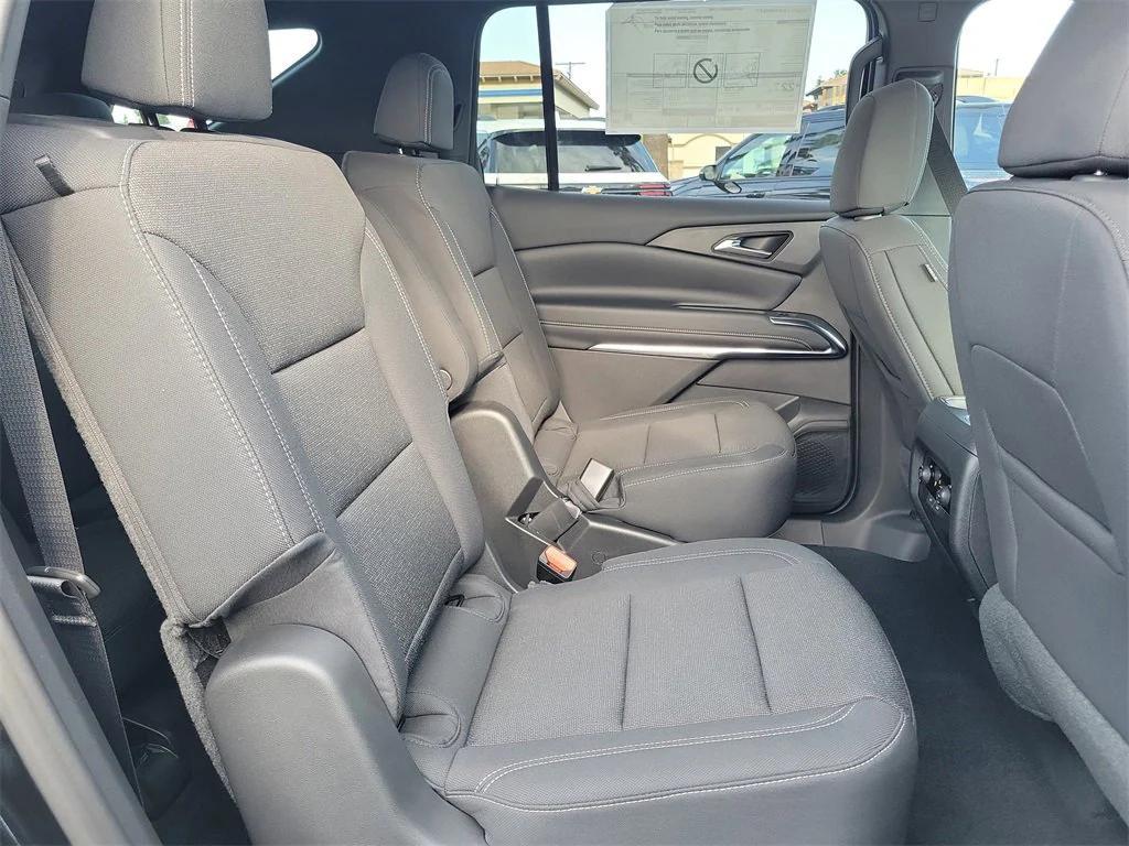 new 2026 Chevrolet Traverse car, priced at $45,320