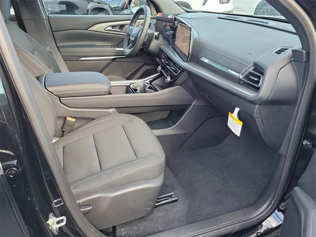 new 2026 Chevrolet Traverse car, priced at $45,320