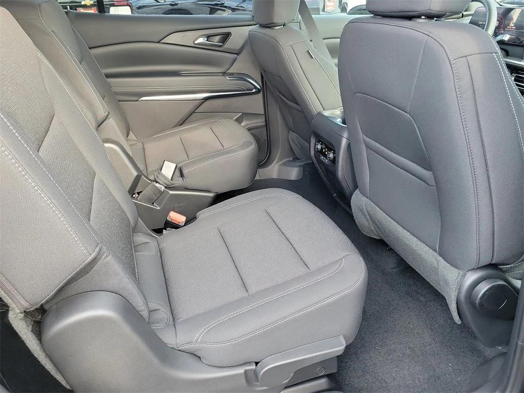 new 2026 Chevrolet Traverse car, priced at $45,320