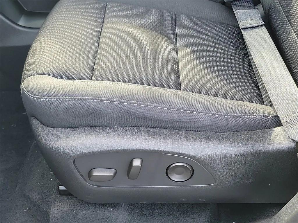 new 2026 Chevrolet Traverse car, priced at $45,320