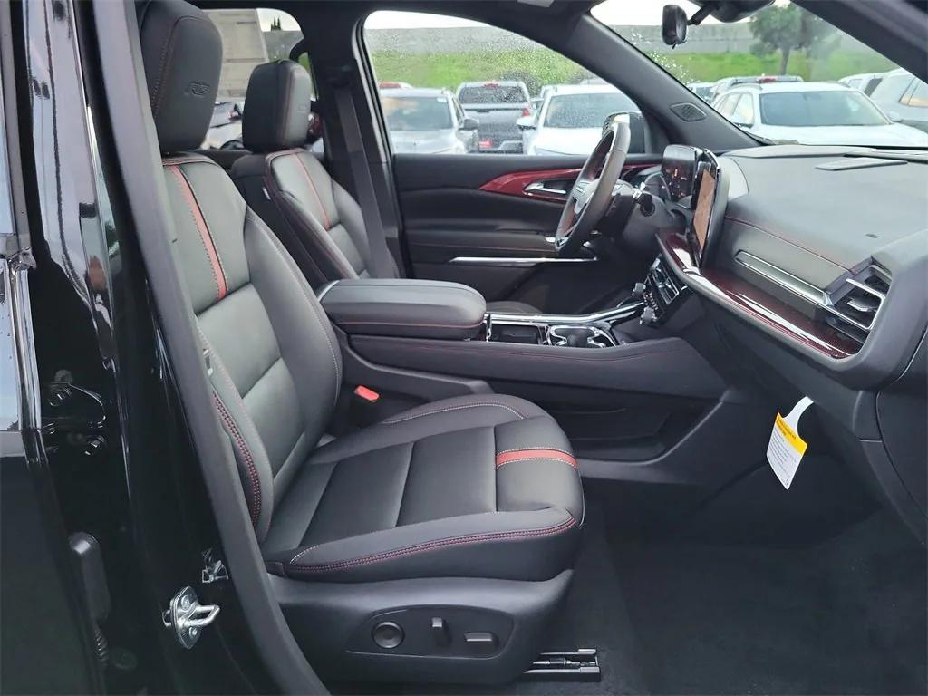 new 2026 Chevrolet Traverse car, priced at $59,290