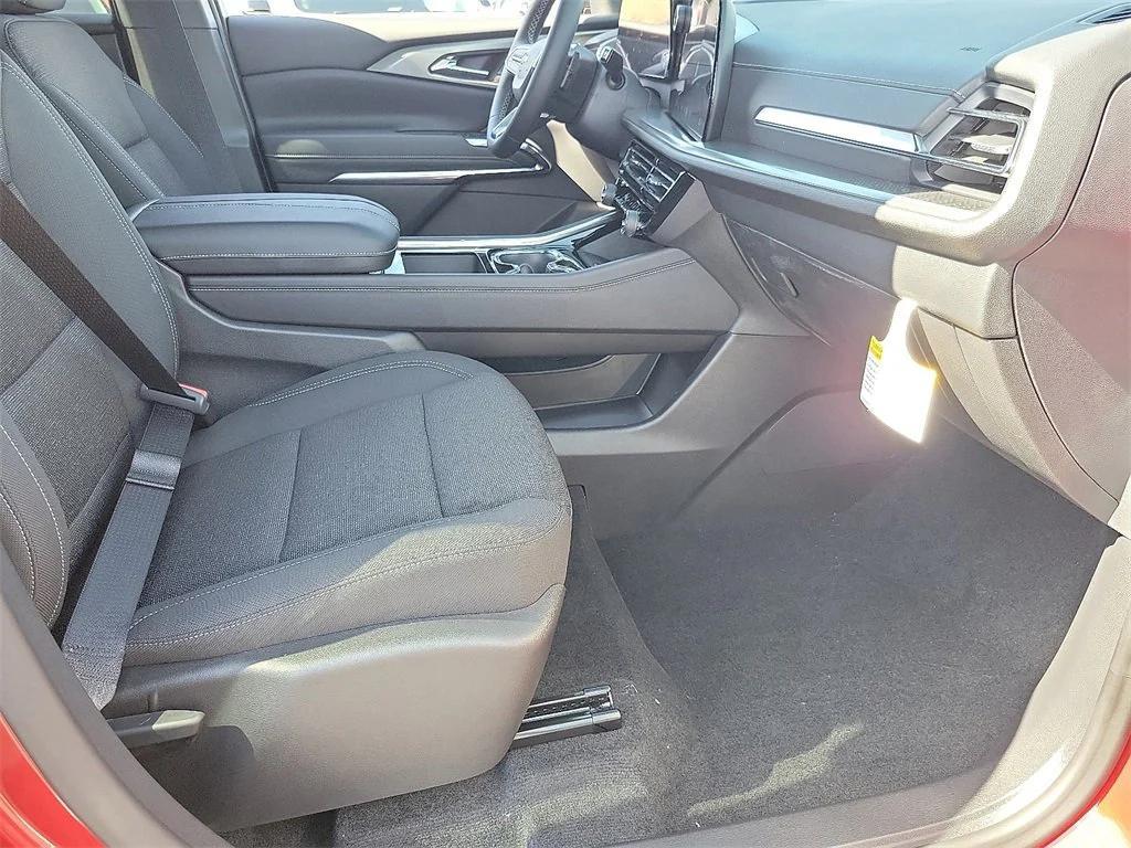 new 2026 Chevrolet Traverse car, priced at $45,815