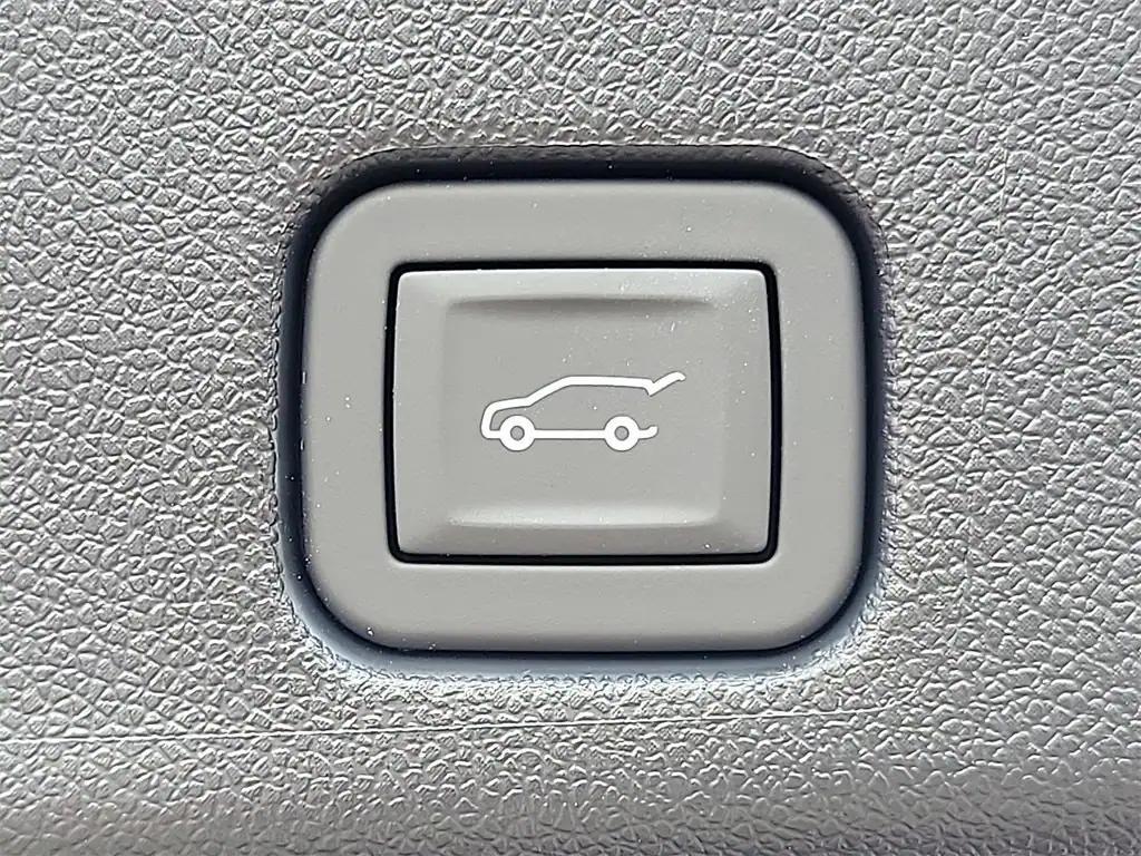 new 2026 Chevrolet Traverse car, priced at $45,815