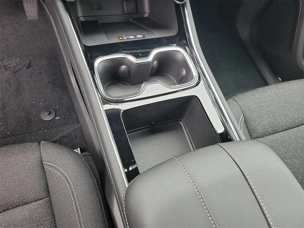 new 2025 Chevrolet Traverse car, priced at $43,190