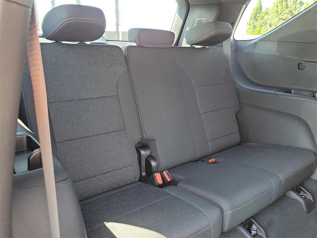 new 2026 Chevrolet Traverse car, priced at $42,820