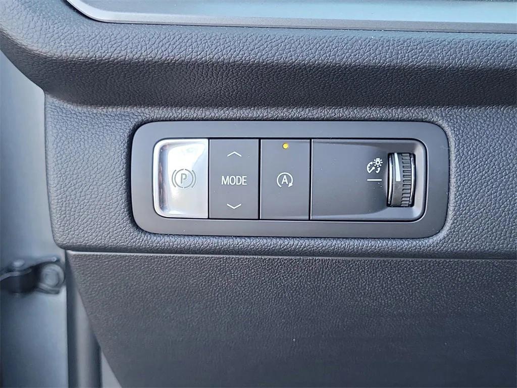 new 2026 Chevrolet Traverse car, priced at $42,820