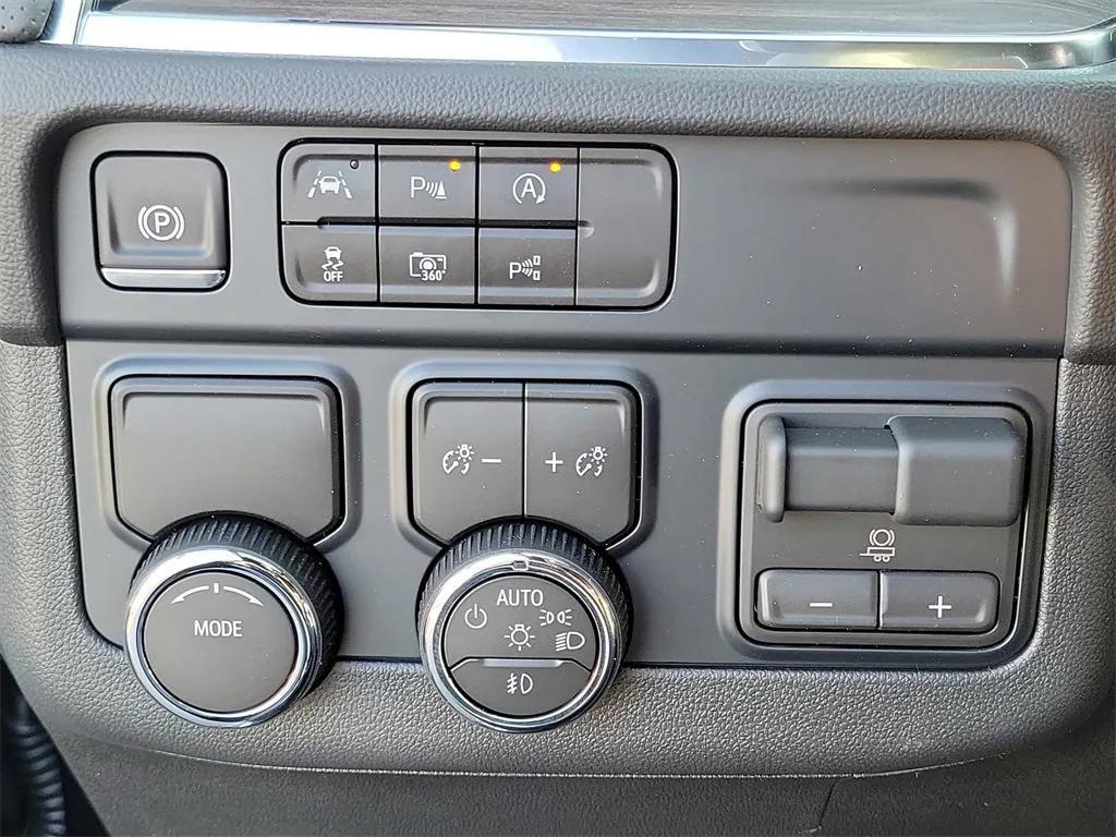 new 2026 Chevrolet Suburban car, priced at $83,930