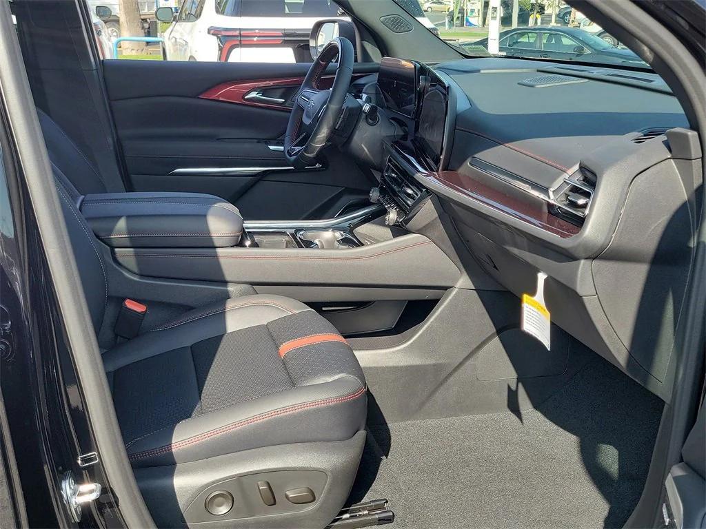 new 2026 Chevrolet Traverse car, priced at $59,094