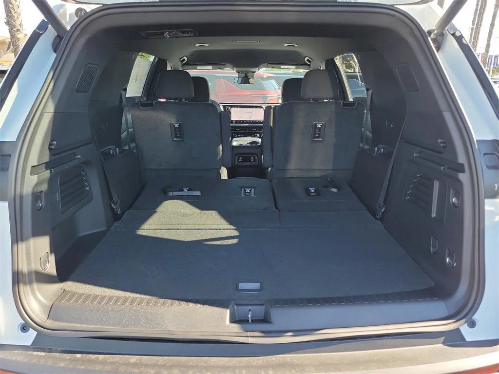 new 2026 Chevrolet Traverse car, priced at $42,820