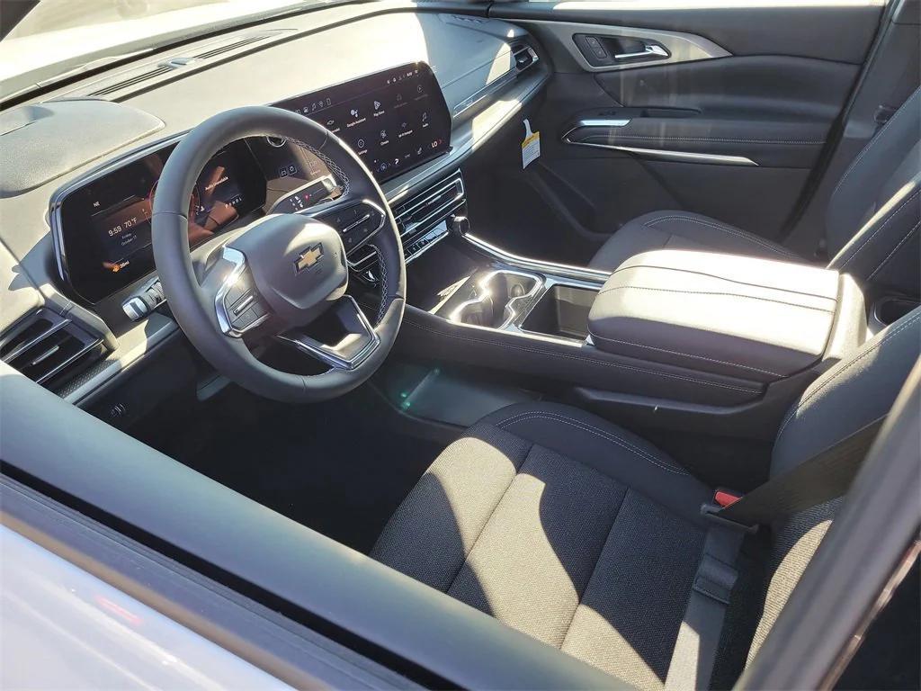 new 2026 Chevrolet Traverse car, priced at $42,820