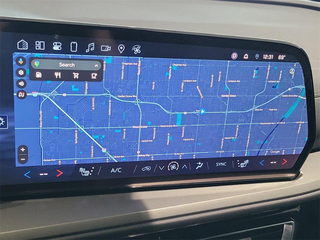 used 2025 Chevrolet Traverse car, priced at $44,995