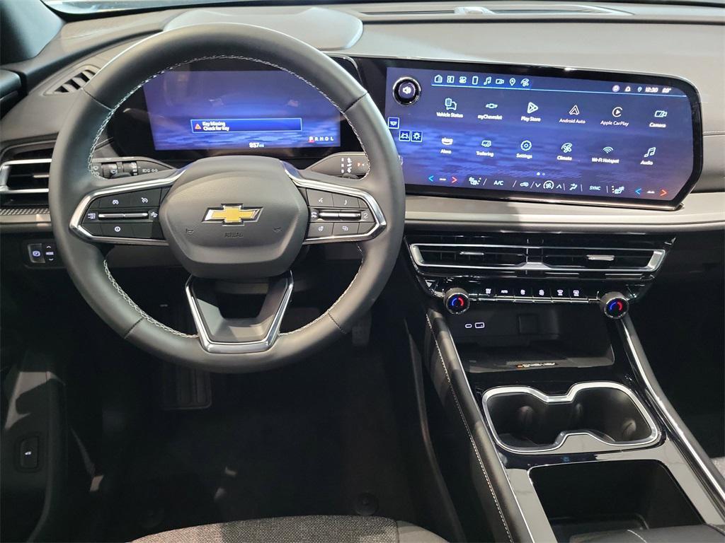 used 2025 Chevrolet Traverse car, priced at $44,995