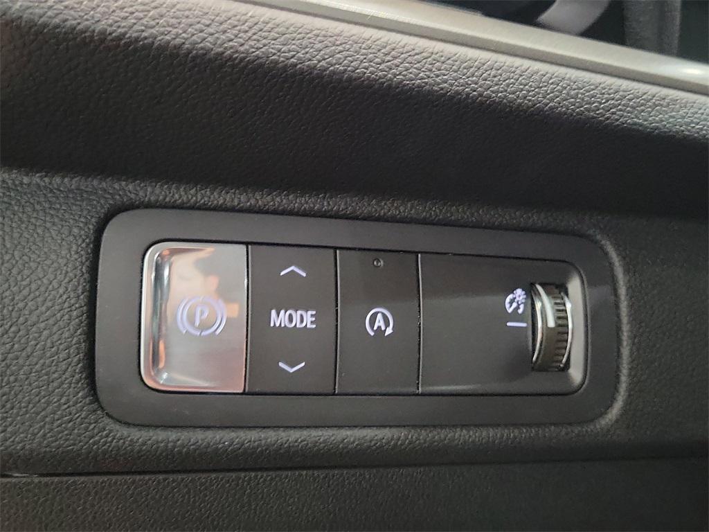 used 2025 Chevrolet Traverse car, priced at $44,995