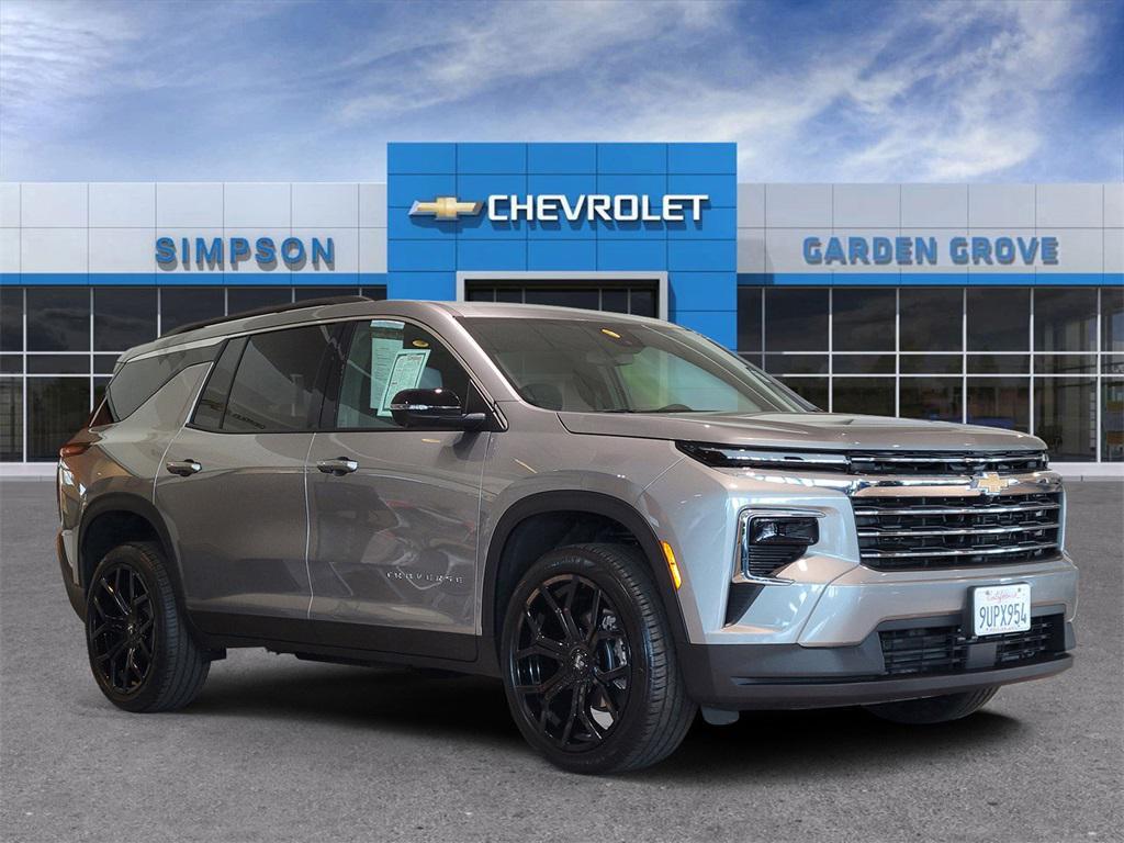 used 2025 Chevrolet Traverse car, priced at $44,995