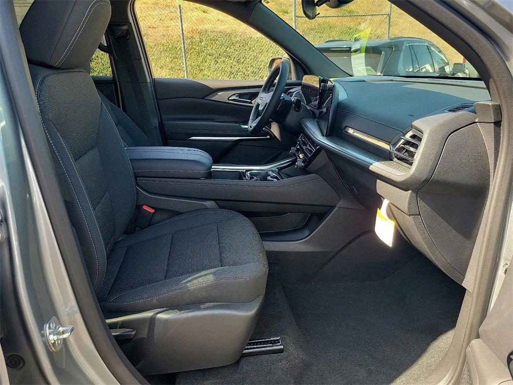 new 2026 Chevrolet Traverse car, priced at $42,820