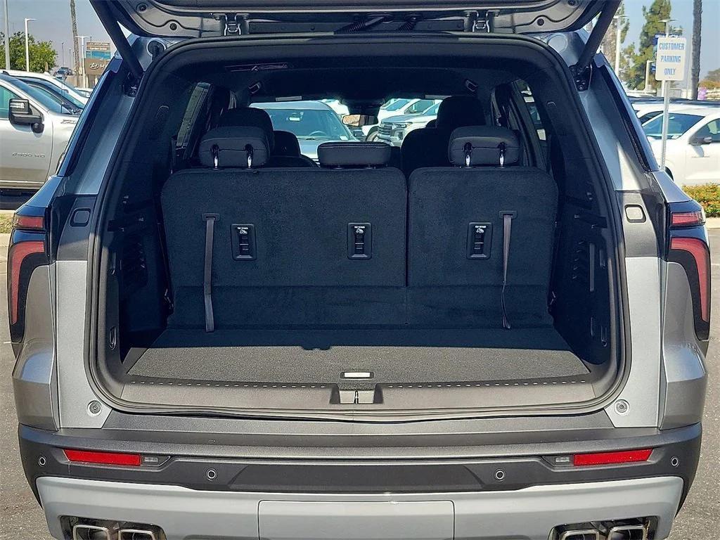 new 2026 Chevrolet Traverse car, priced at $42,820