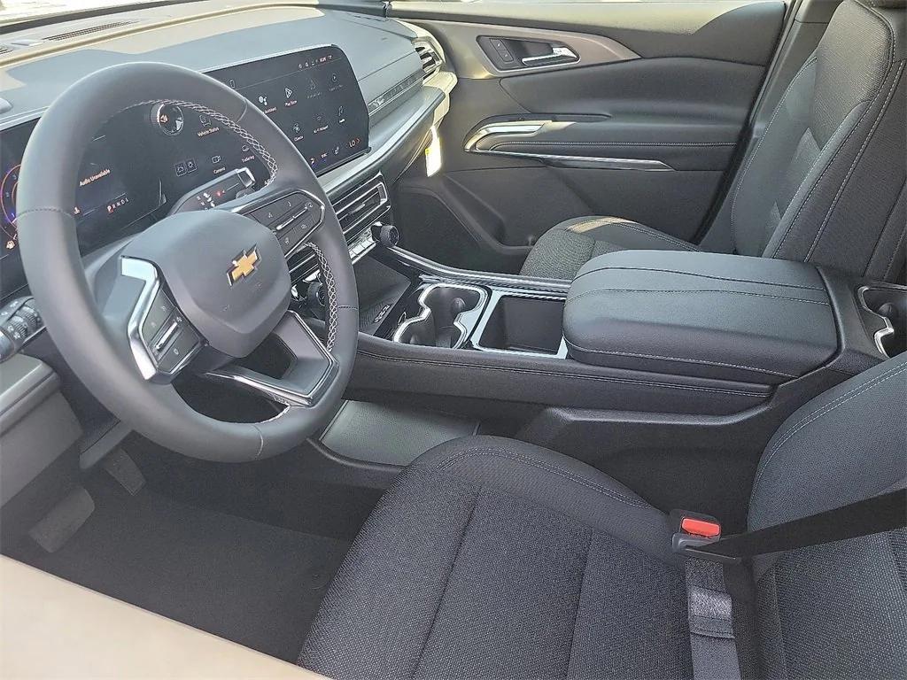 new 2026 Chevrolet Traverse car, priced at $42,820