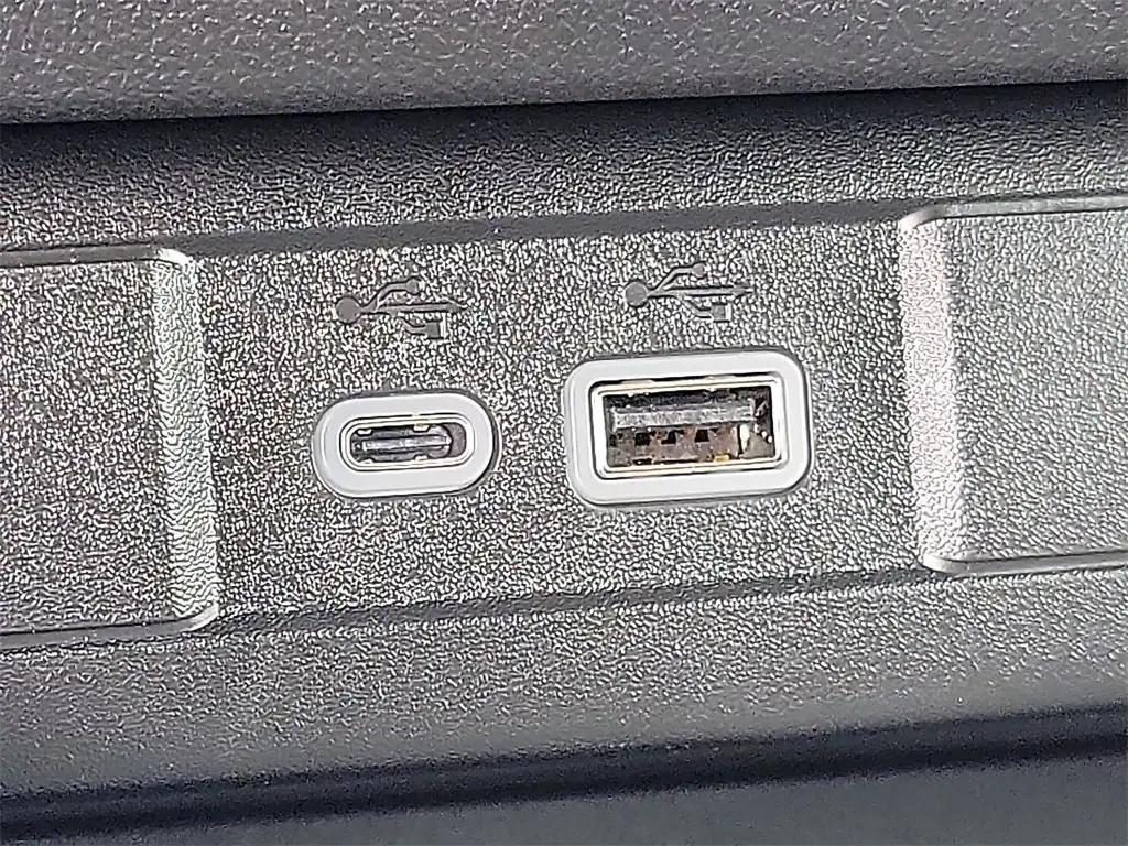 new 2025 Chevrolet Colorado car, priced at $33,760