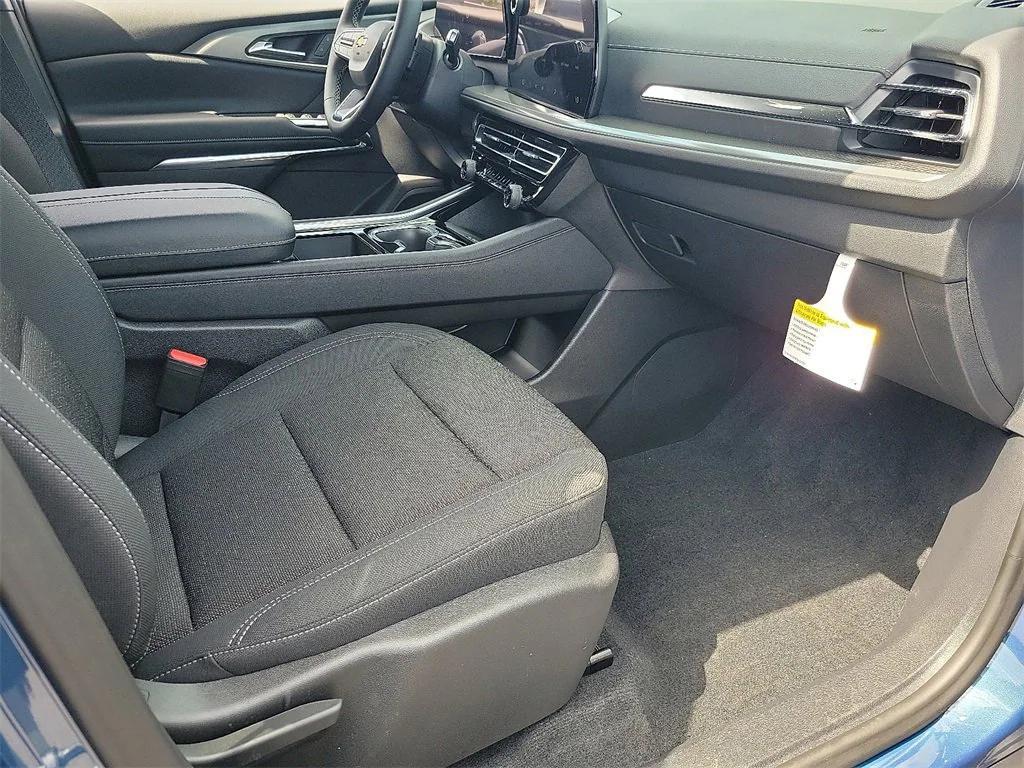 new 2026 Chevrolet Traverse car, priced at $42,820