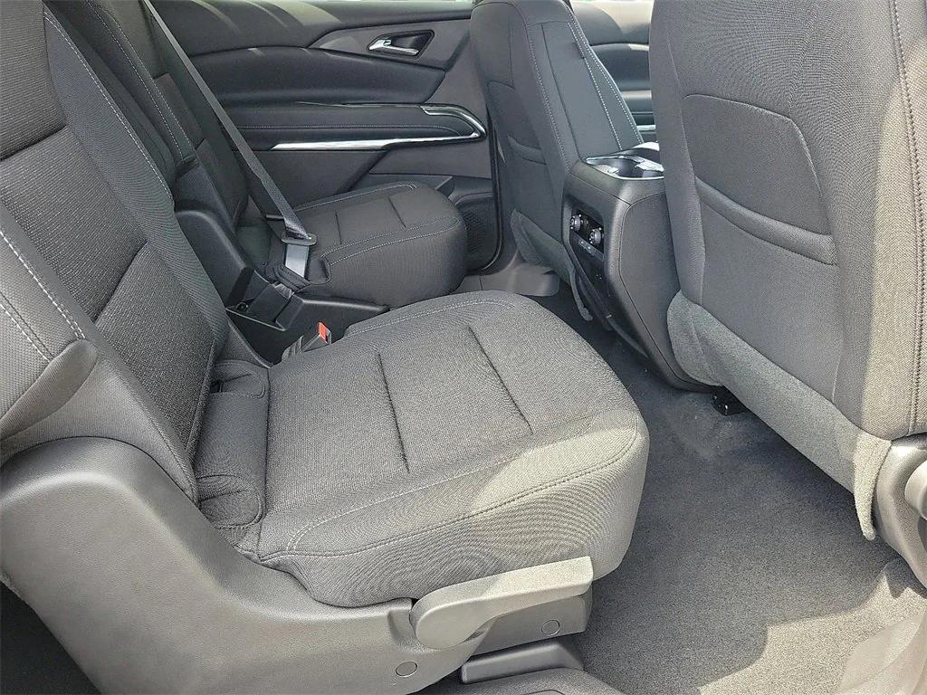 new 2026 Chevrolet Traverse car, priced at $42,820