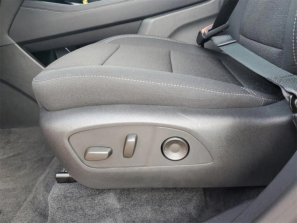 new 2026 Chevrolet Traverse car, priced at $43,315