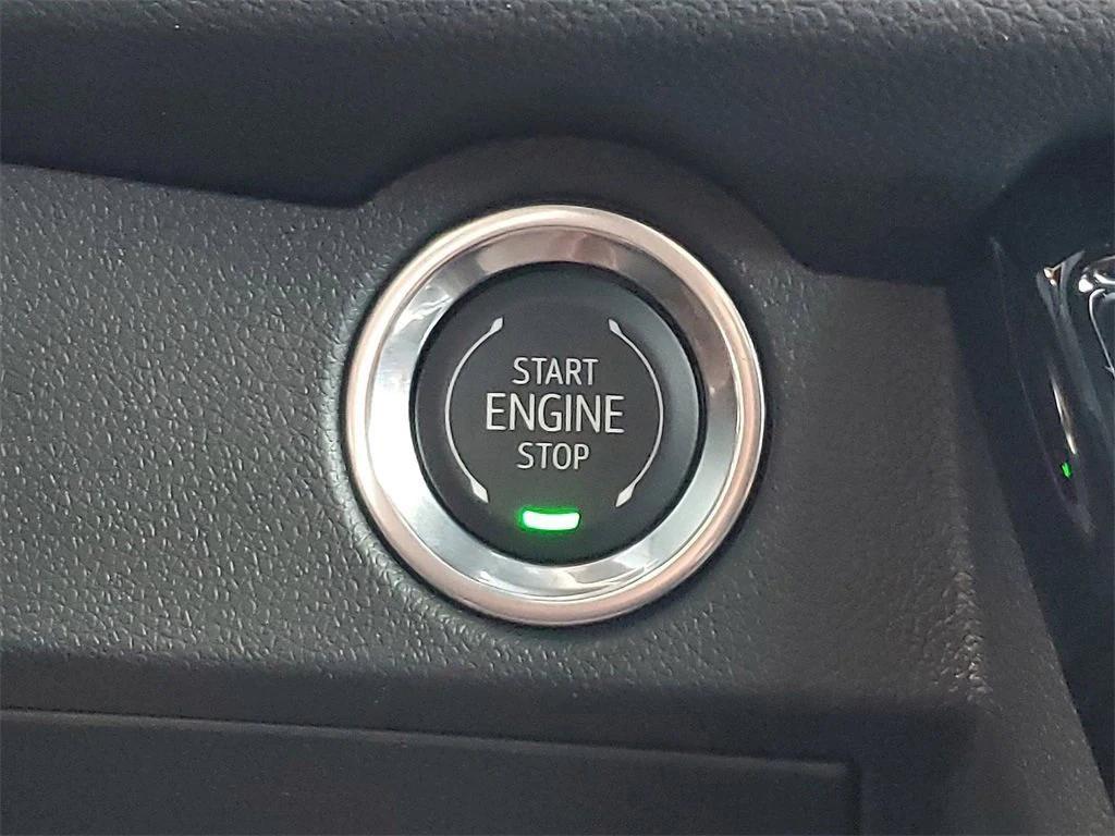 new 2026 Chevrolet Traverse car, priced at $43,315