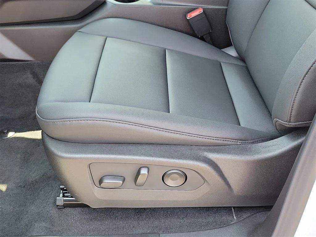 new 2026 Chevrolet Colorado car, priced at $45,620