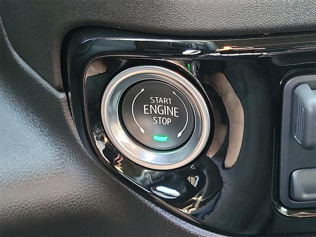 used 2025 Chevrolet Silverado 1500 car, priced at $43,888