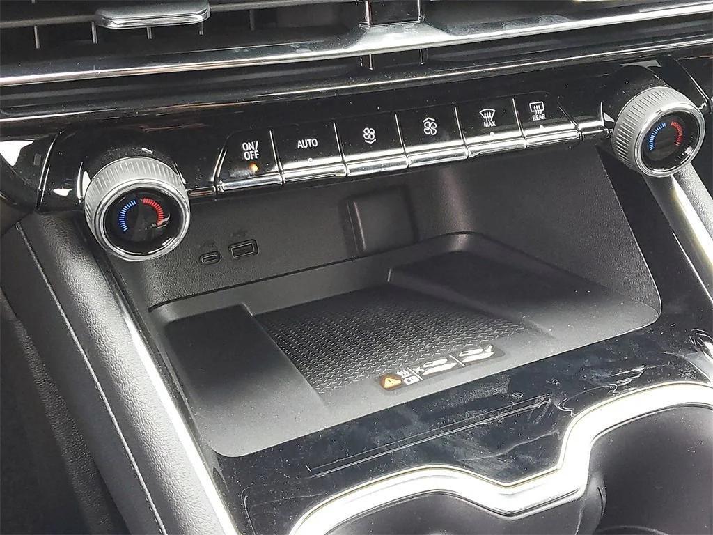 new 2026 Chevrolet Traverse car, priced at $57,714