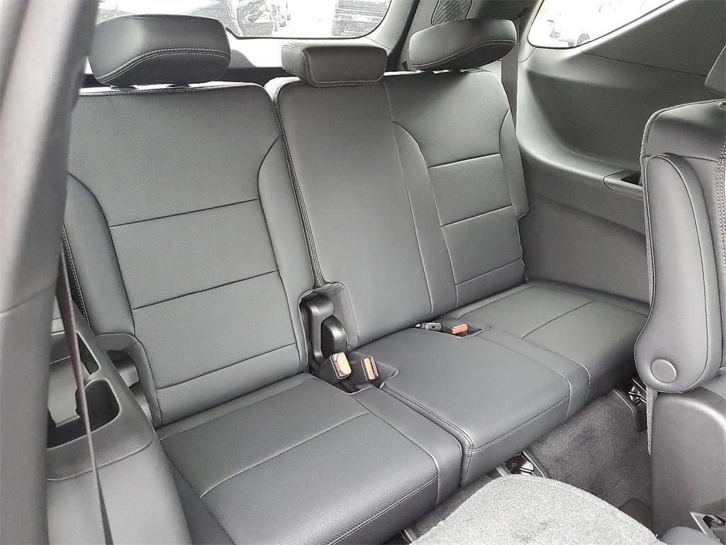 new 2026 Chevrolet Traverse car, priced at $57,714