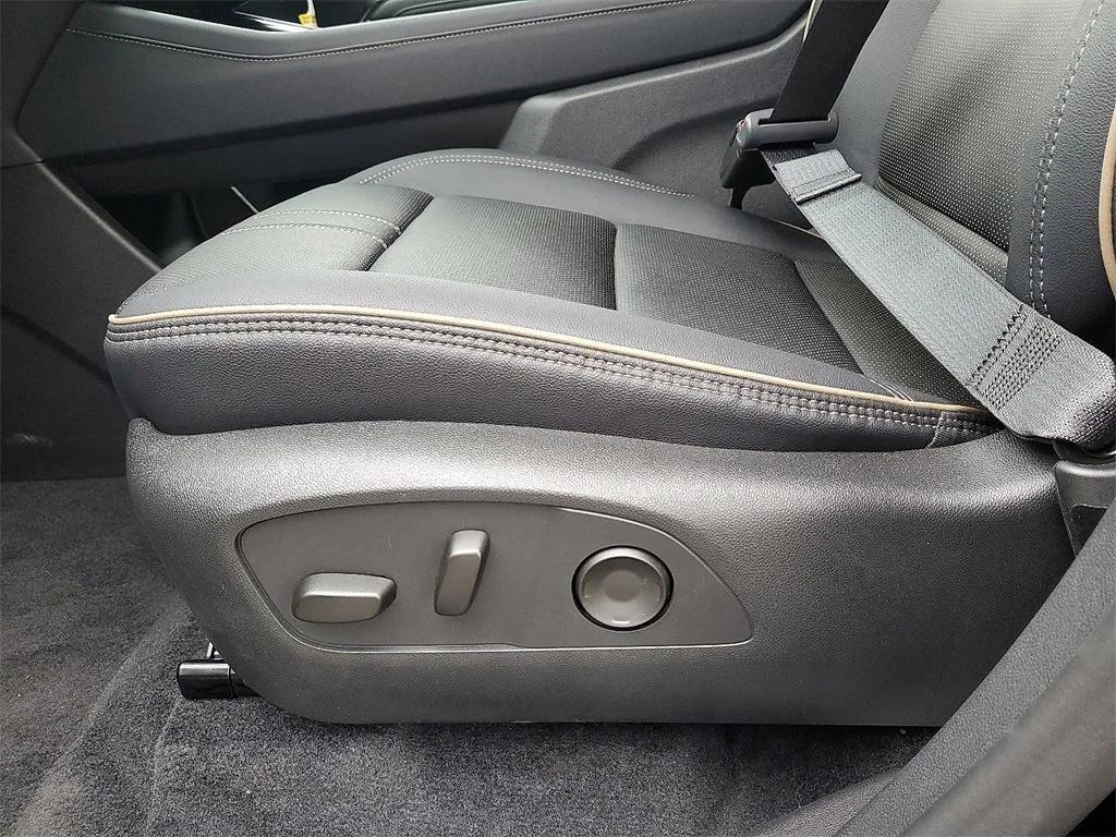 new 2026 Chevrolet Traverse car, priced at $57,714