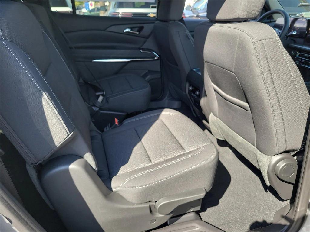 new 2026 Chevrolet Traverse car, priced at $45,105