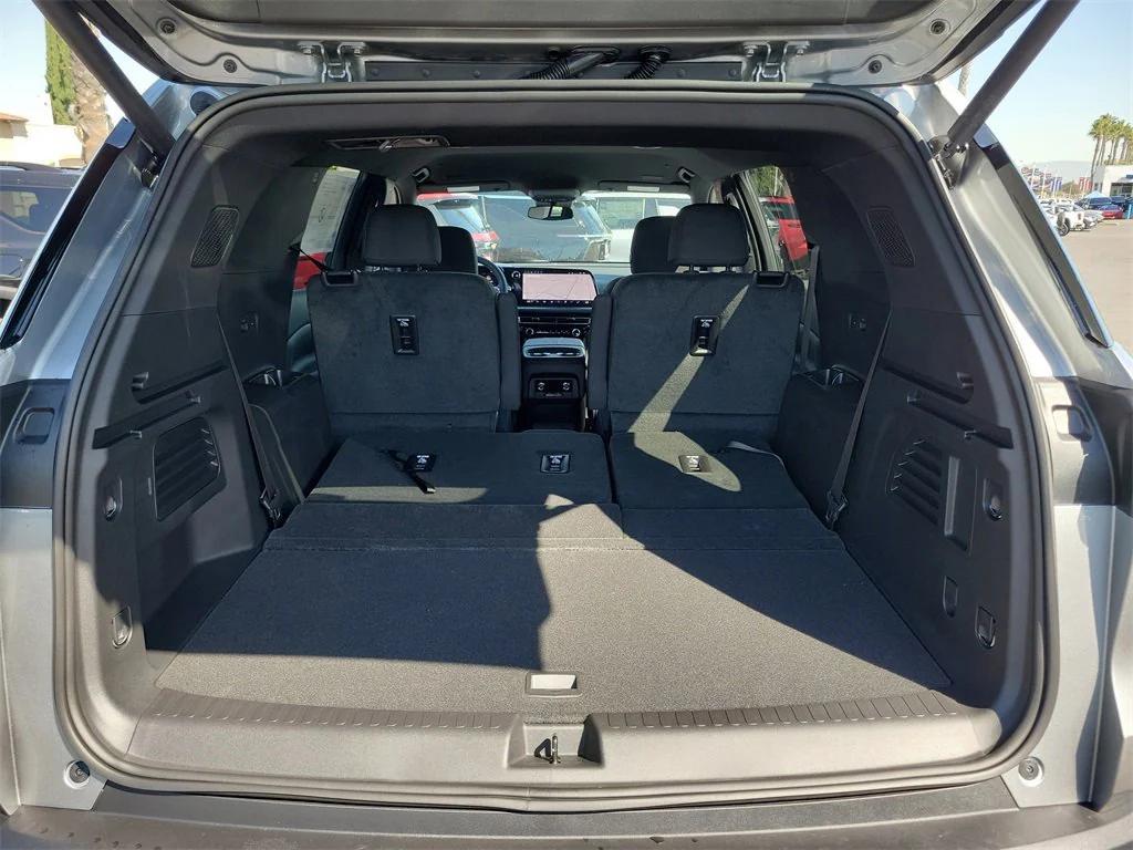 new 2026 Chevrolet Traverse car, priced at $45,105