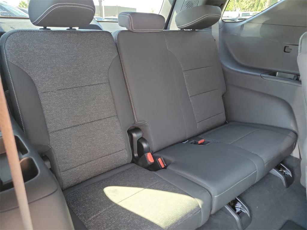 new 2026 Chevrolet Traverse car, priced at $45,105